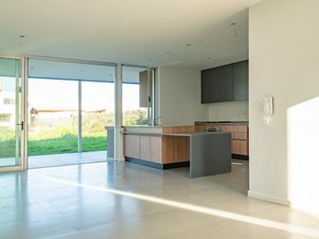 Casa en venta de 3 dormitorios en Don Mateo Funes a...