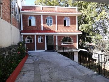 Se vende amplia casa de 5 recámaras en San Juan...