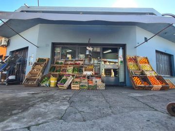 Casa 3 ambientes con Garage y 2 Locales en Ballester