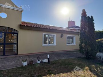 Casa en venta en barrio cerrado San Isidro, Villa Allende