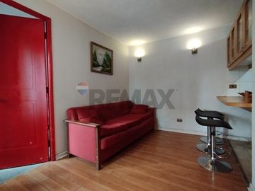 Arriendo Amplio depto  1dorm 1b Metro Cal y Canto