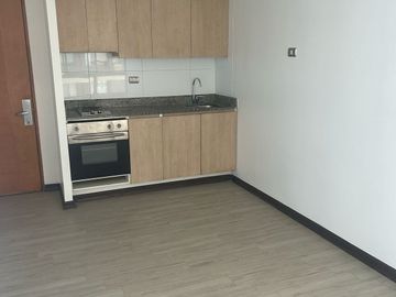 ARRIENDO DE DEPARTAMENTO 1D 1B A PASO DE   METRO CHACABUCO