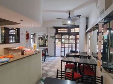 VENTA LOCAL COMERCIAL CON DEPÓSITO EN MONSERRAT