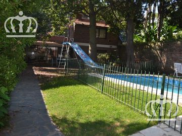 Venta - Casa - 4 ambientes - 2 cocheras - Banfield Oeste
