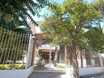 Casa de 1 planta con alberca y 2500m2 de terreno