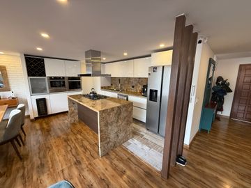 Apartamento en venta de 3 hab. en santa barbara, Bogotá