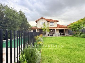Gran casa en exclusivo condominio