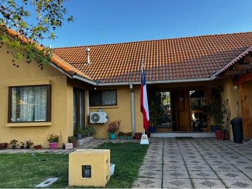 Venta de Casa en Cond Las Rosas de Linderos