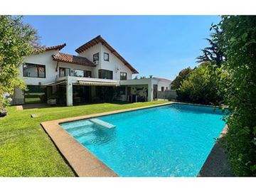 CYBER Casa en Venta en La Reina, 625 M2 totales