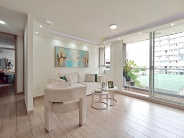 Apartamento en venta de 2 hab. en Altos de Los Rosales,...