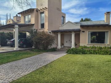 CASA EN VENTA BARRIO EL REMANSO, CHACRAS DE CORIA CON...