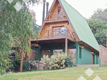 VENTA: CABAÑA 4 DORM. E/ VILLA MARI MENUCO