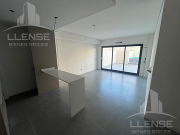 Departamento 3 Ambientes a estrenar-Patio privado con...