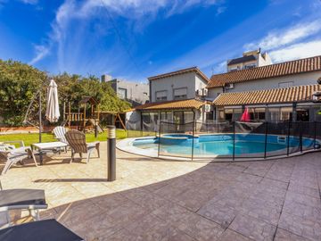 VENTA - Imponente Casa 6 amb Ramos Mejía (quincho pileta...