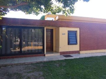Se Vende Casa-3 dorm-Centro-Villa Ocampo