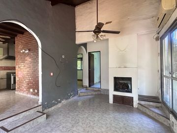 Lote Casa a refaccionar en venta 3 ambientes 2...