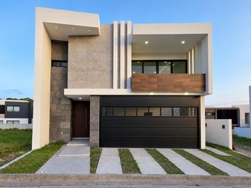 Casa en Venta | Punta Tiburón