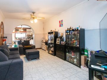 VENTA CASA 6 AMB /PATIO EN ITUZAINGÒ APTO CRÉDITO