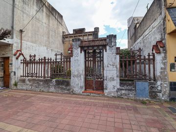 Oportunidad Ciudadela Norte Casa a Refaccionar/...