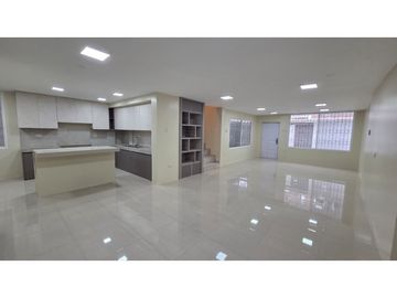 ALQUILER DE CASA EN CDLA. NUEVA KENNEDY (SYLMIR)