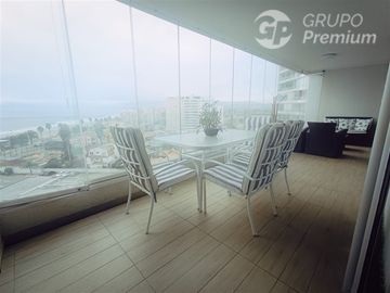 Vive Frente al Mar en Exclusivo Penthouse Amoblado