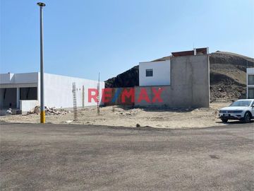 Oportunidad 3 Lotes Terreno + 2 Cocheras En Cerro Azul...