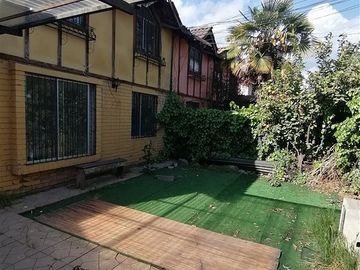 Casa en venta de 4 dorm. en Puente Alto