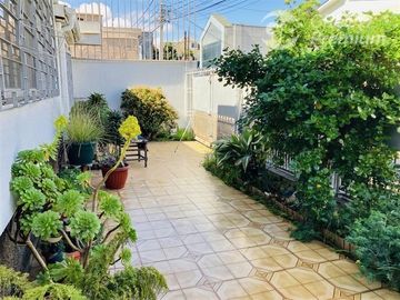 Venta Casa 4D 3B comercial o habitacional Conectividad Viña
