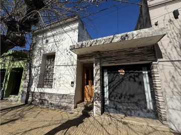 Casa céntrica en Luján a Reciclar