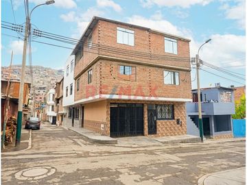 ¡Casa En Esquina En Venta En Sjl! 3 Niveles,...