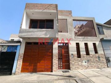 Casa Moderna De 2 Años Con Cimientos Para 5...