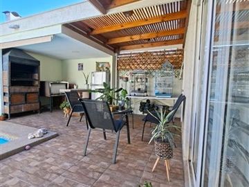 Hermosa Casa con piscina en Padre Hurtado