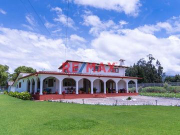 Se Vende Hermosa Casa De Campo, 1733 M2 De Área De...