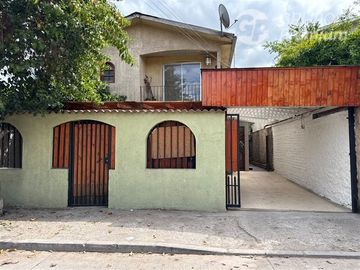 Casa de 6Dorm, 4 Baños (2 casas), Patio est. techado portón.
