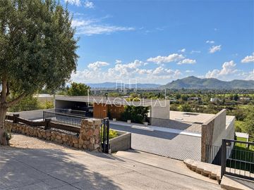 Vista despejada cancha de golf /Condominio/Piscina/Quincho