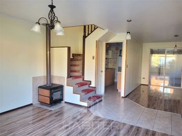 COD37686 Vende Casa en Barros Arana de 3 dorm. en Temuco