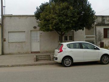 CASA EN VENTA - UBIC. CALLE SALTA 433, RIO CUARTO