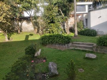 CASA INDEPENDIENTE,  ESQUINERA, SECTOR DE ALTA PLUSVALIA...