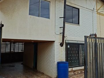 CASA ARRIENDO DE 2 PISOS, T,VIEJOS, EL MIRADOR