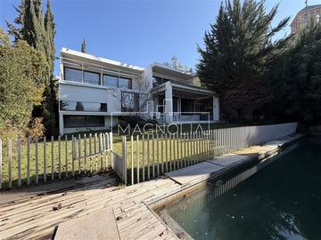 Casa en arriendo de 6 dorm. en Lo Barnechea