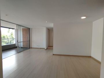 apartamento en arriendo en loma del esmeraldal. Cod A28495