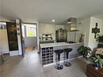 Vendo moderno apartamento en Envigado sector camino verde.