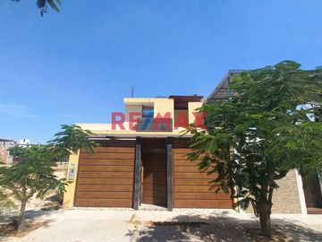 Venta De Linda Casa En Urb Miraflores Country Boulevard