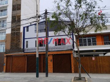 Alquilo Departamento En Av. Mariano Cornejo Cuadra 16 ,...