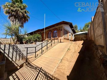Casa en venta de 4 dorm. en Villa Alemana