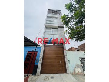 Venta De Casa Con 2 Departamentos En La Esperanza