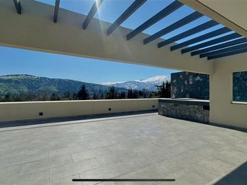 Penthiouse duplex en arriendo 5 dorm. San Damián Las Condes