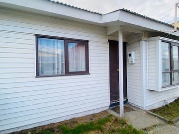 Casa en arriendo de 2 dorm y 1 baño amoblada. en Natales