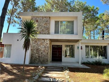 CASA EN VENTA VISTA EXCLUSIVA LAGUNA VILLAROBLES...
