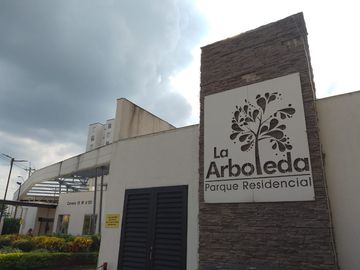 apartamento en venta en la arboleda. Cod V117925